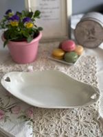 Handgefertigte Porzellanschale mit Herzgriffen, 24 cm
