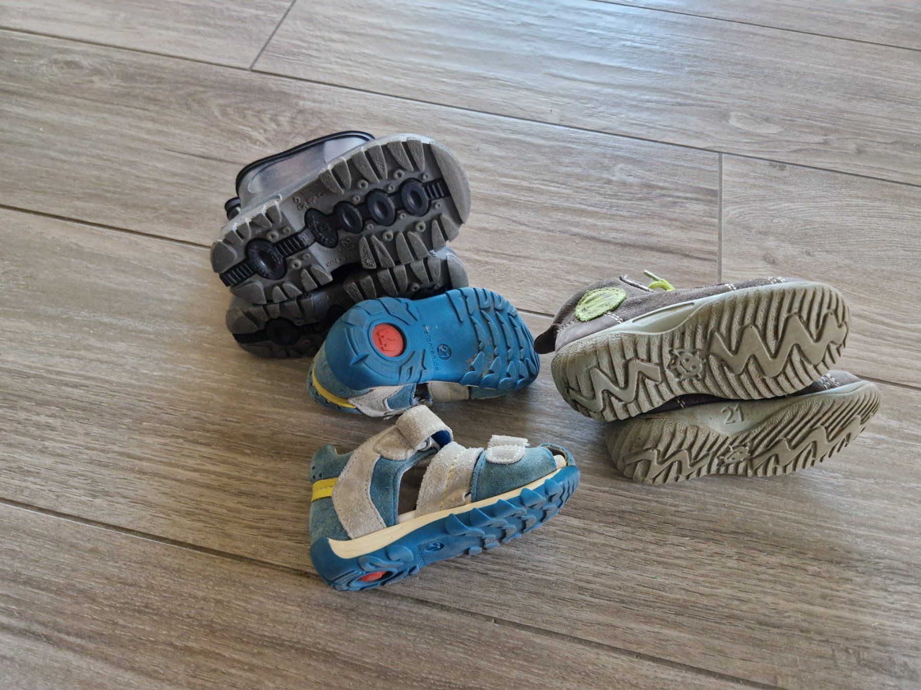 Scarpe per ragazzi: Schuhpackt Gr. 21 unisex – Usato da Niederhünigen venduto da SnowboardJu 1