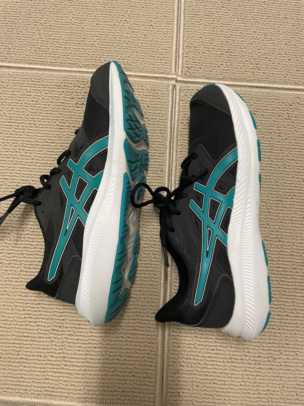 Asics Scarpe per ragazzi: ASICS Kinder Turnschuhen – Usato da Schaffhausen venduto da kon_9tj8 3