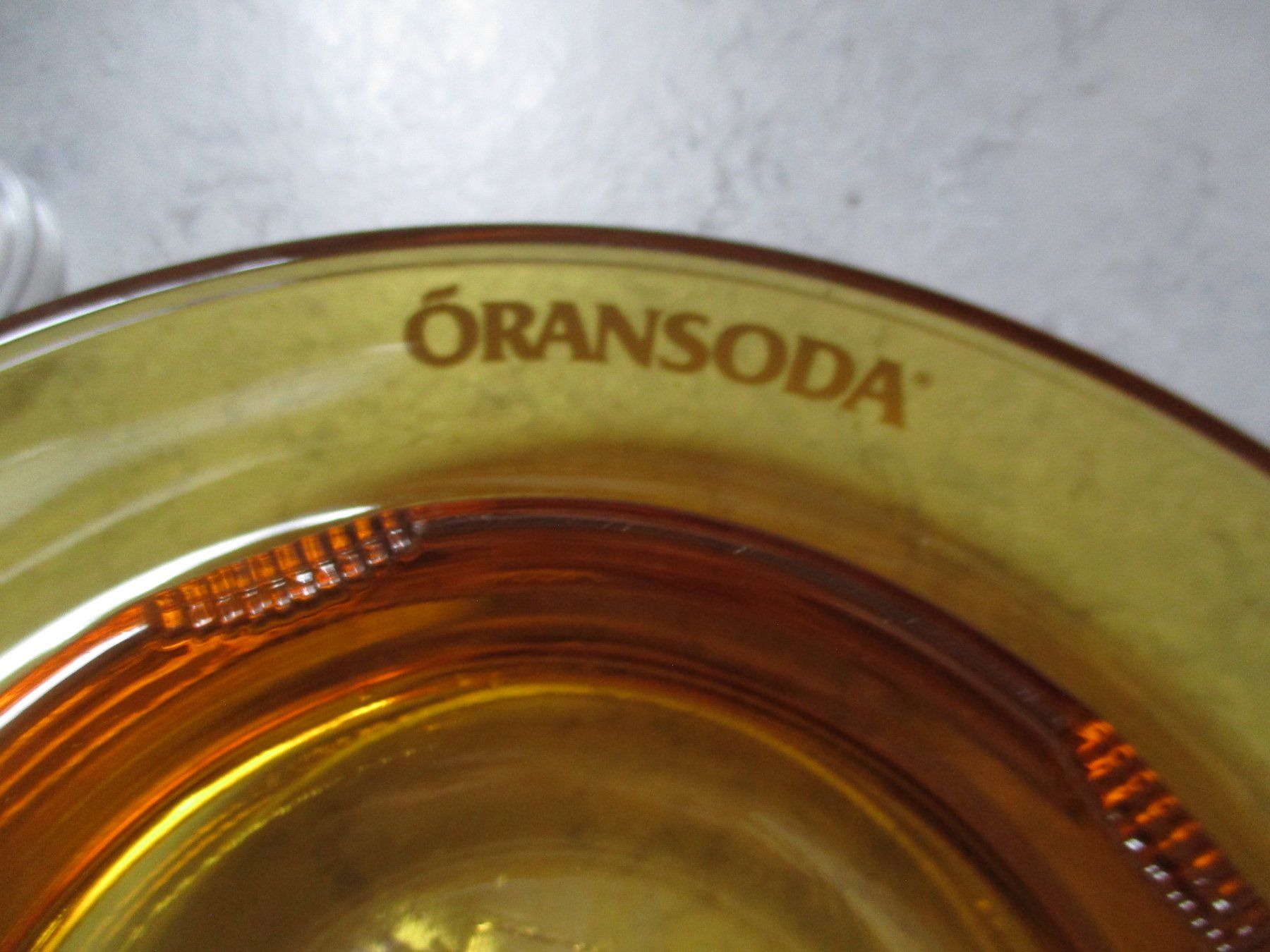 Cendriers: Aschenbecher Adelbodner Oransoda Lemonsoda – D'occasion à Birsfelden par alles-muss-raus 1