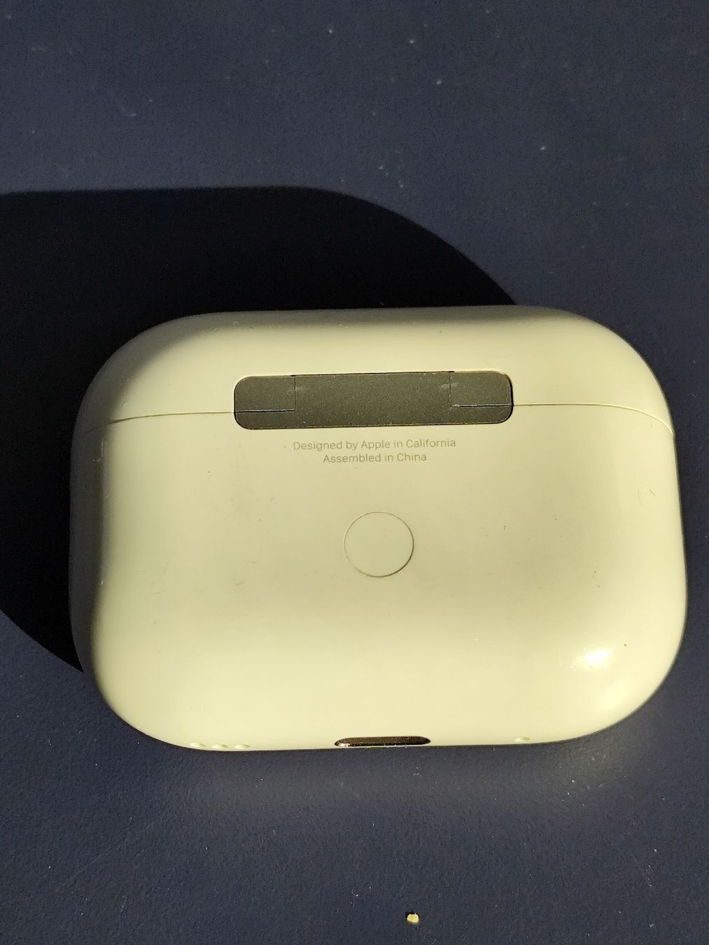Apple Cuffie: AirPods Pro charging case – Usato da Biel/Bienne venduto da Pyuji 3