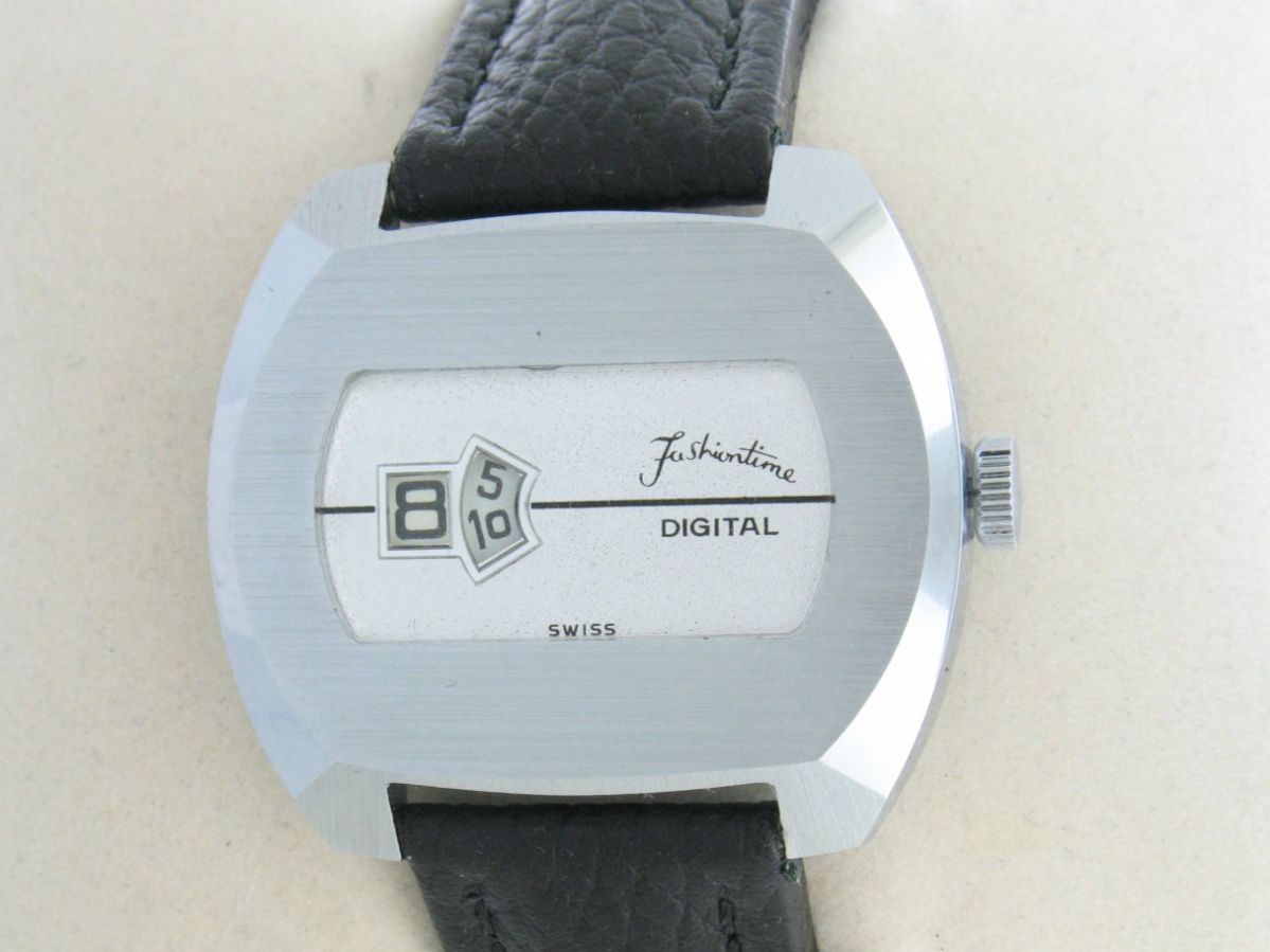 Orologi: DIGITAL JUMP HOUR Schweiz 1970er – Nuovo (secondo la descrizione) da Hirzel venduto da Dukduk 2