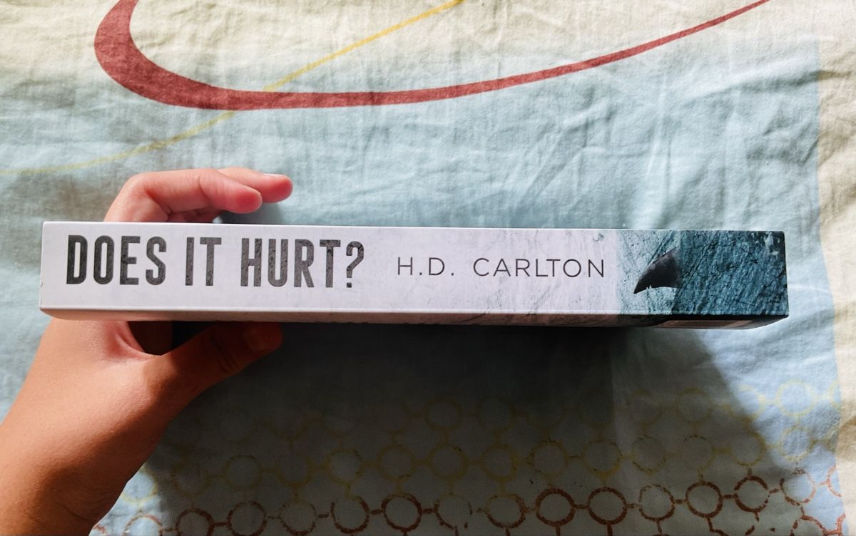Bücher: Does It Hurt - H.D. Carlton – Neu (gemäss Beschreibung) aus  von  2