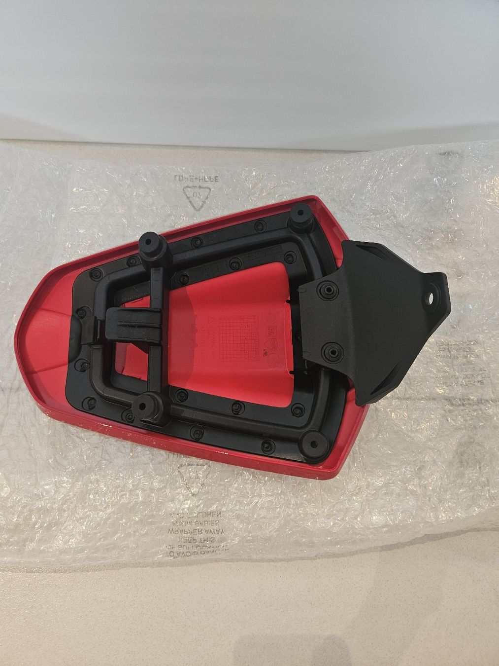 Alle Motorradersatzteile: Soziussitzabdeckung ducati Monster NEU – Neu und originalverpackt aus Oftringen von Mrg3 1