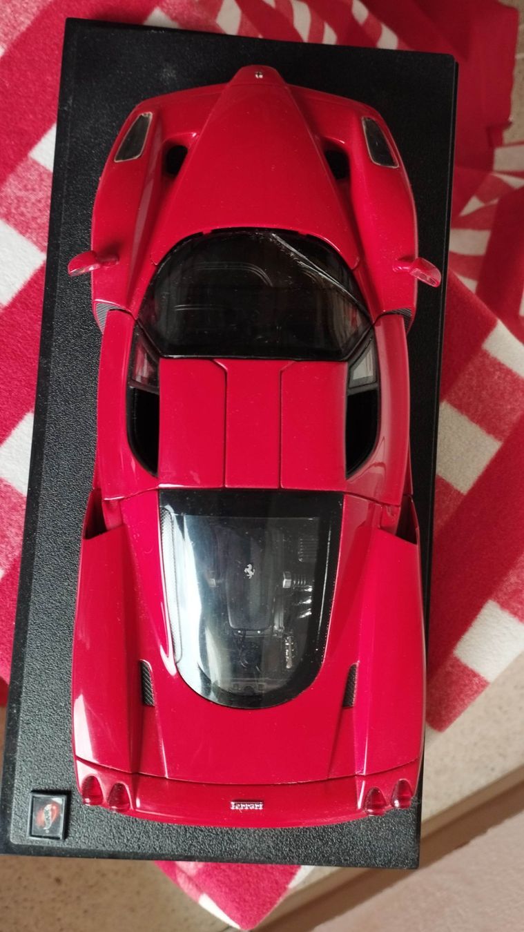 Hot Wheels Modellautos: Ferrari Enzo – Gebraucht aus Chur von oriori 2