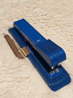 Vintage Bostitch B8 Hefter, blau mit Klammernentferner
