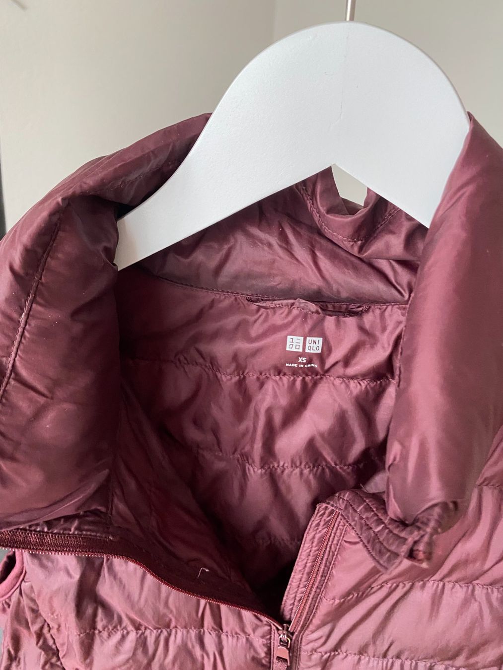 Uniqlo Gilet & Giacche: bordeauxrote Weste UNIQLO – Usato da St. Gallen venduto da art_pn78 1