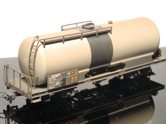 Bemo Modellini di ferrovie: Bemo H0m Kesselwagen Uah 8135 – Usato da Rickenbach SZ venduto da Pinguin73
