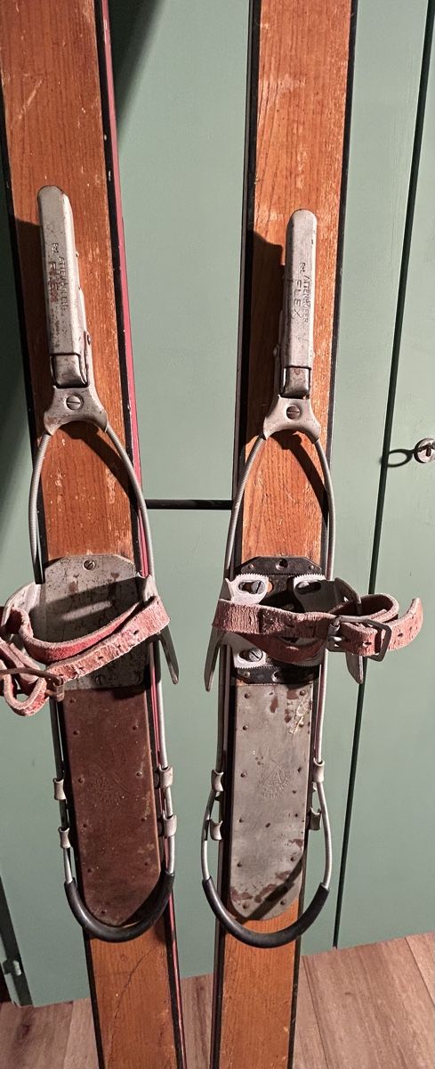 Stöckli Skis: Stöckli Holz Ski – Defekt aus Grosshöchstetten von Pemi 1