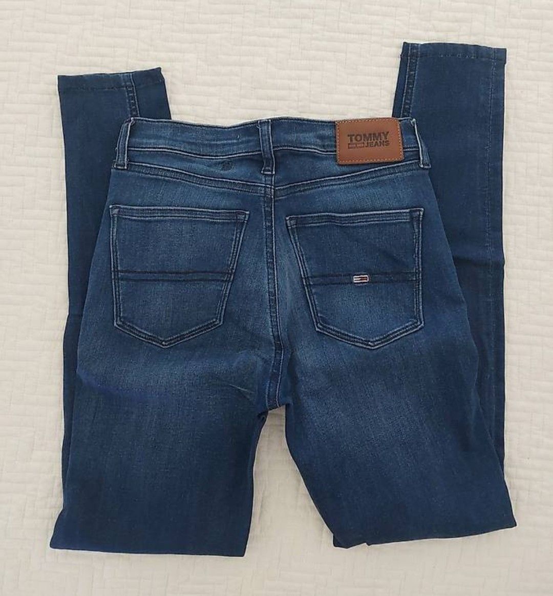 Tommy Hilfiger Jeans: Tommy Hilfiger Jeans  – Gebraucht aus Zürich von Babadermf 1