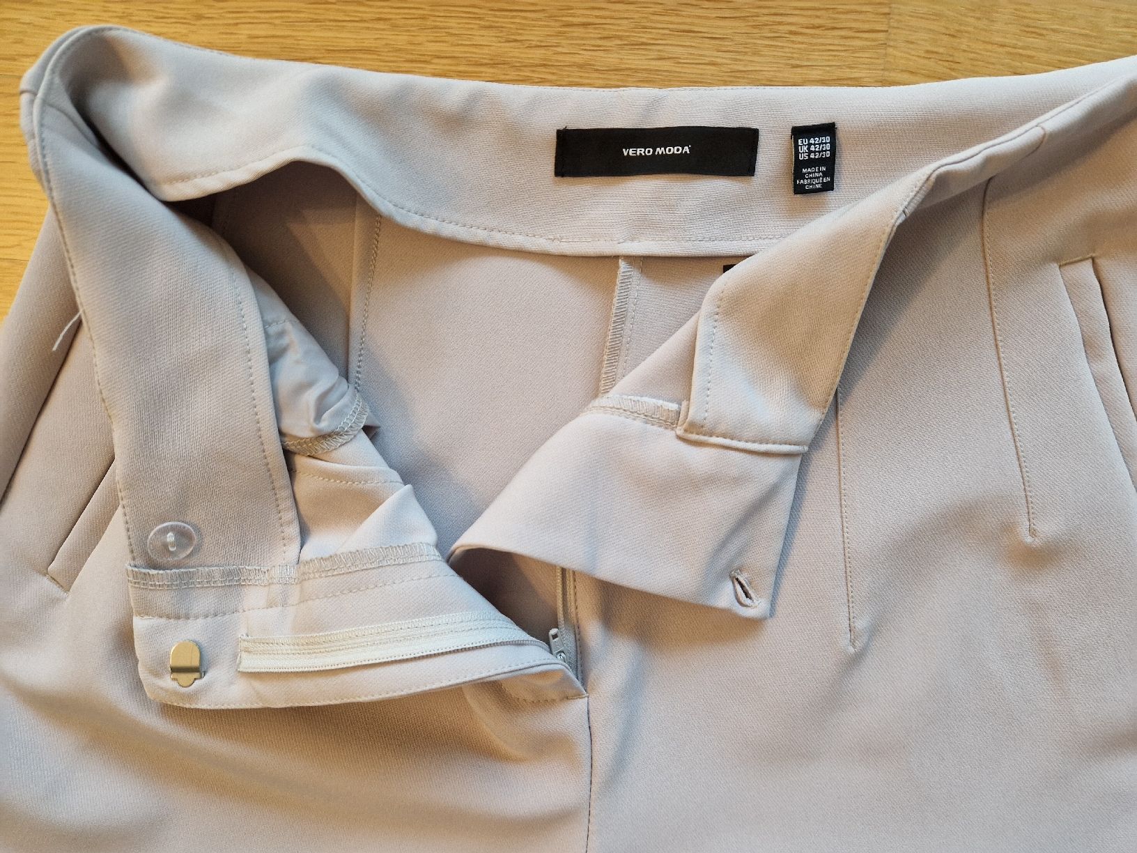 Vero Moda Hosen: VERO MODA Stoffhose, beige, Gr. 42/30 – Neu (gemäss Beschreibung) aus Basel von sel_g 3