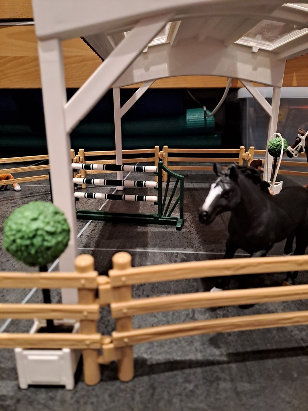 Schleich Spielzeuge: Schleich Pferde Auslauf – Gebraucht aus Cordast von  6