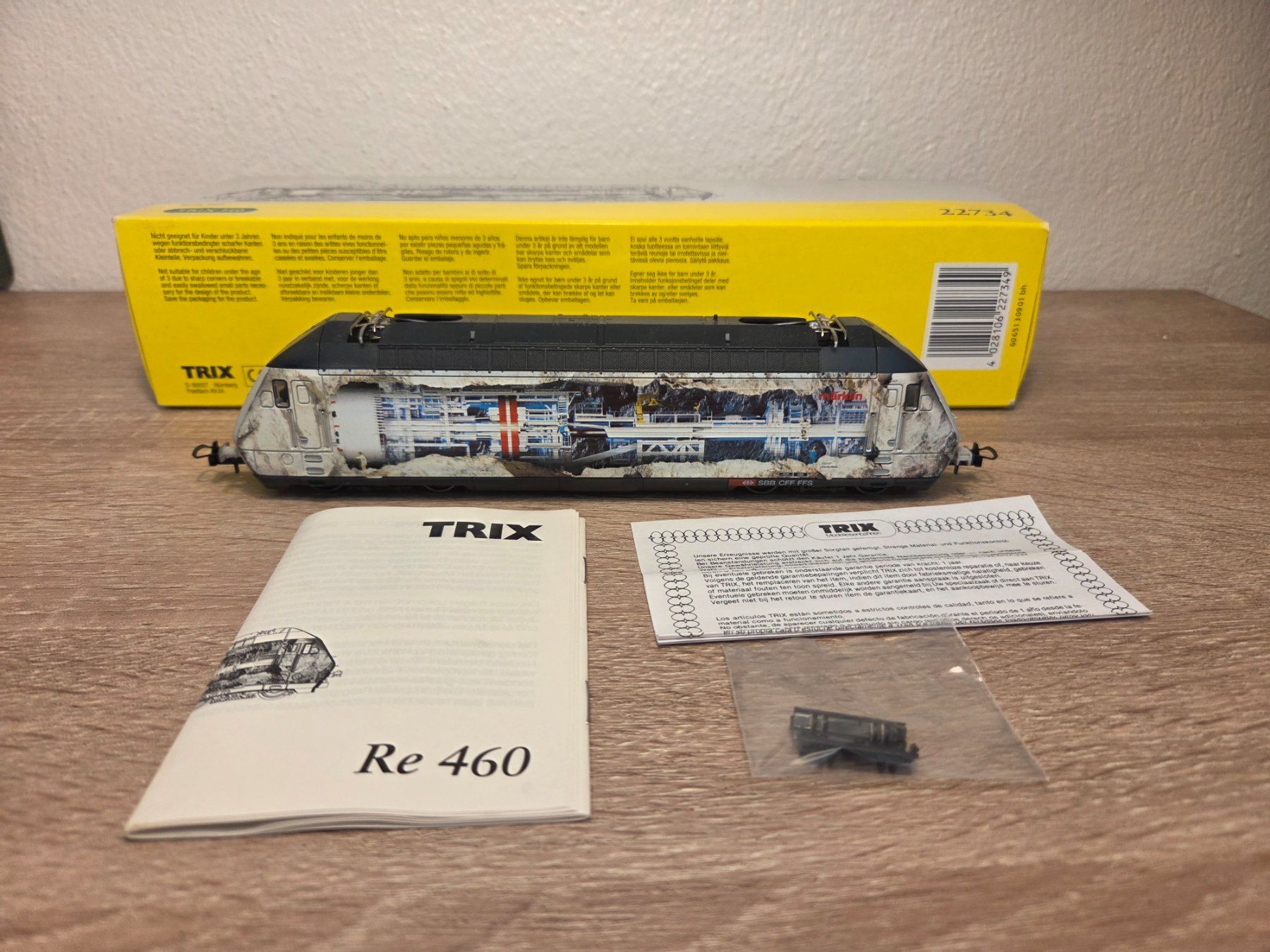 Trix Modellini di ferrovie: Trix 22734 E-Lok Re 460 SBB H0 – Usato da St-Aubin-Sauges venduto da Lo_Go 6