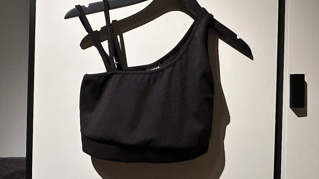 Top: Damen Top, schwarz, gr.S – Nuovo (secondo la descrizione) da Münchenstein venduto da einElement