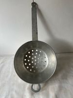 Alte Küchenseiher, altes Spätzlisieb. robust, Durchm. 18 c