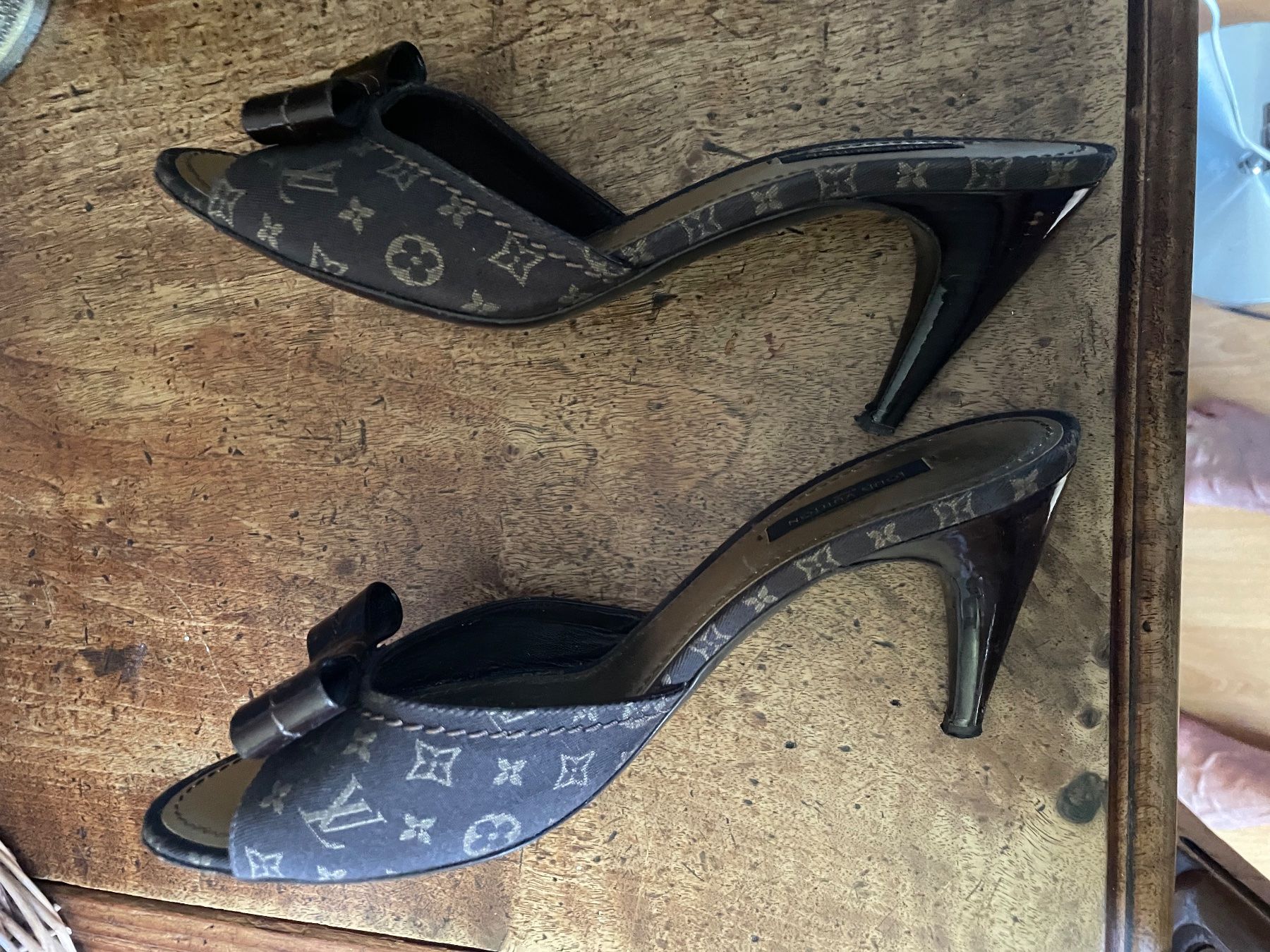 Louis Vuitton Damenschuhe: Louis Vuitton Monogram Segeltuch Mules clogs Grösse 40 – Gebraucht aus Bern von Rigoler 4