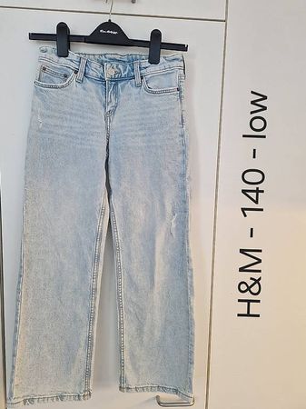 Neuwertige Lowwaist Straight Jeans in 140