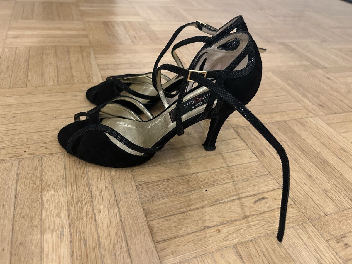 Chaussures femmes: Tanzschuh Damen – D'occasion à Laupen ZH par JasRahBee 2