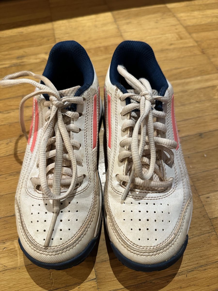 Adidas Schuhe für Jungen: Adidas Tennisschuhe Gr. 31 – Gebraucht aus Wettingen von chatzegras 1