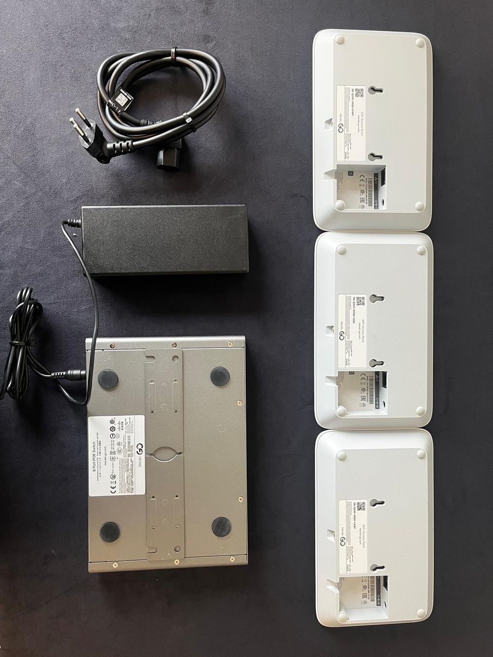 PC: Cisco 8P Switch + 3x Meraki WLAN AP Set – Usato da Amriswil venduto da medialoft 1