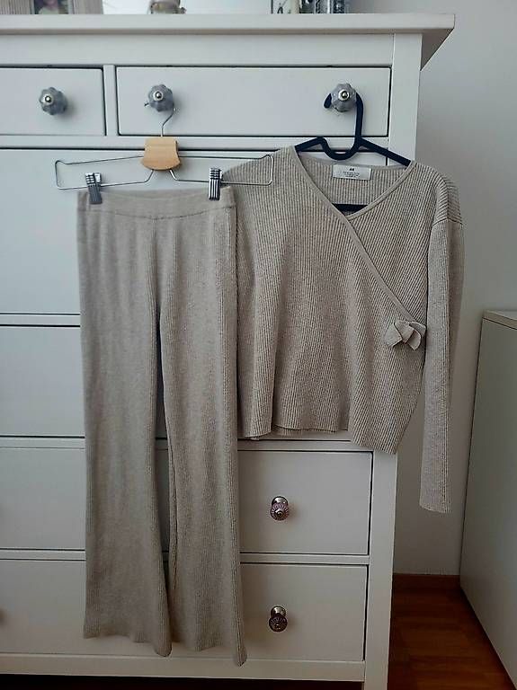 Lotti & Set di vestiti: 2 Teiler Mädchen Gr.140 H&M – Usato da Oberaach venduto da Svea11