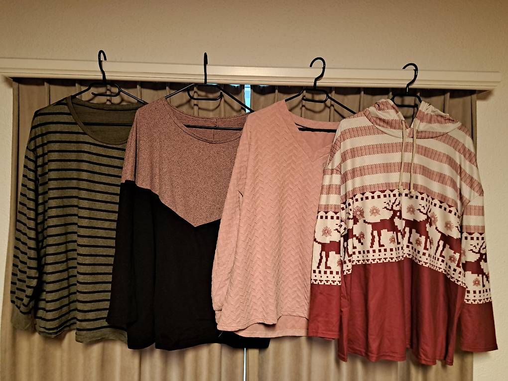Lots de vêtements: Kleiderpaket Kleiderset Pullover Grösse 48/50 – D'occasion à Triesen par Snowball82