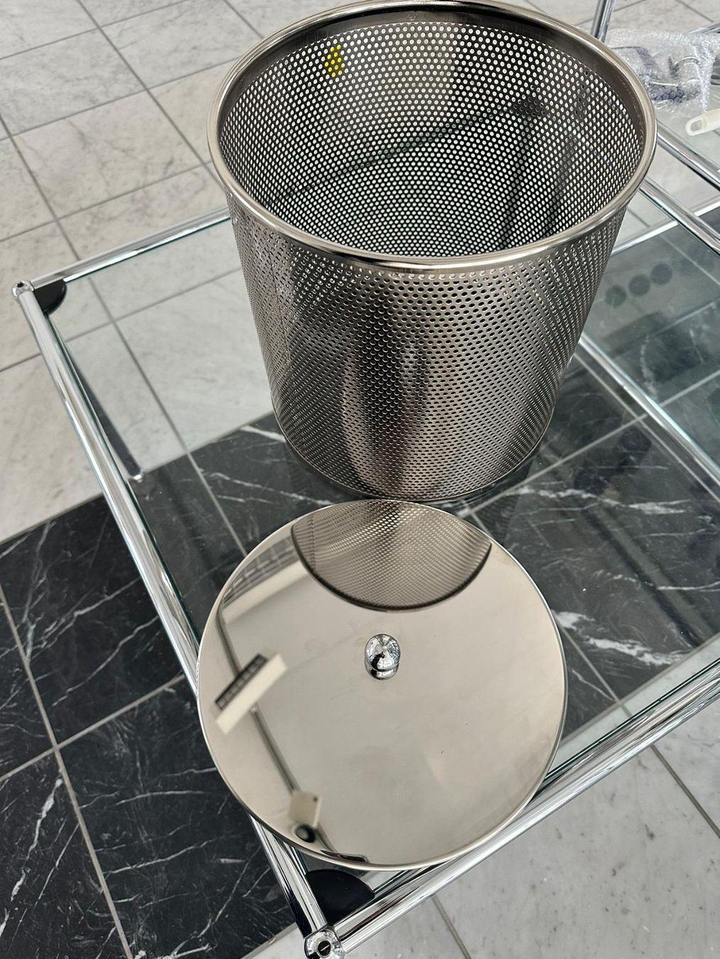 Cestini per rifiuti: NEU: Abfalleimer verchromt mit Deckel – Nuovo (secondo la descrizione) da Buchs SG venduto da bagno2 2