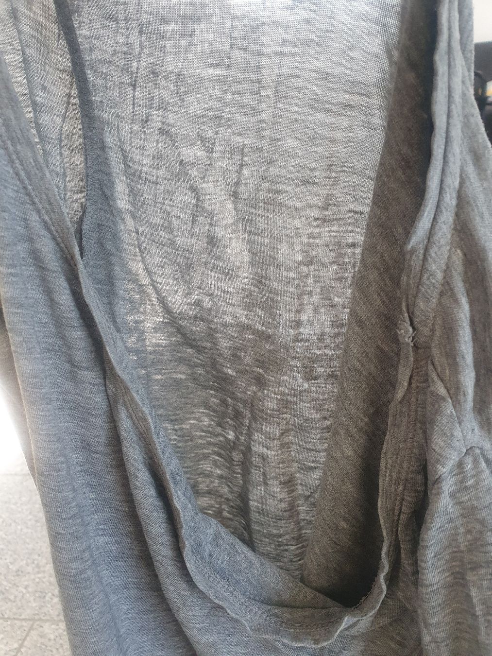 T-shirt: Chicsee Shirt, Grau – Usato da Moosseedorf venduto da Sonnenschein.. 5