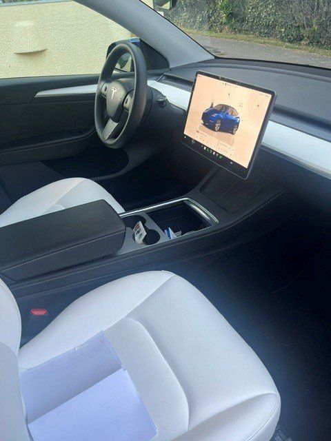 Autos: TESLA MODELE Y DUAL MOTOR – D'occasion à Genève par del_bb8q 2