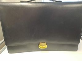Serviette cuir