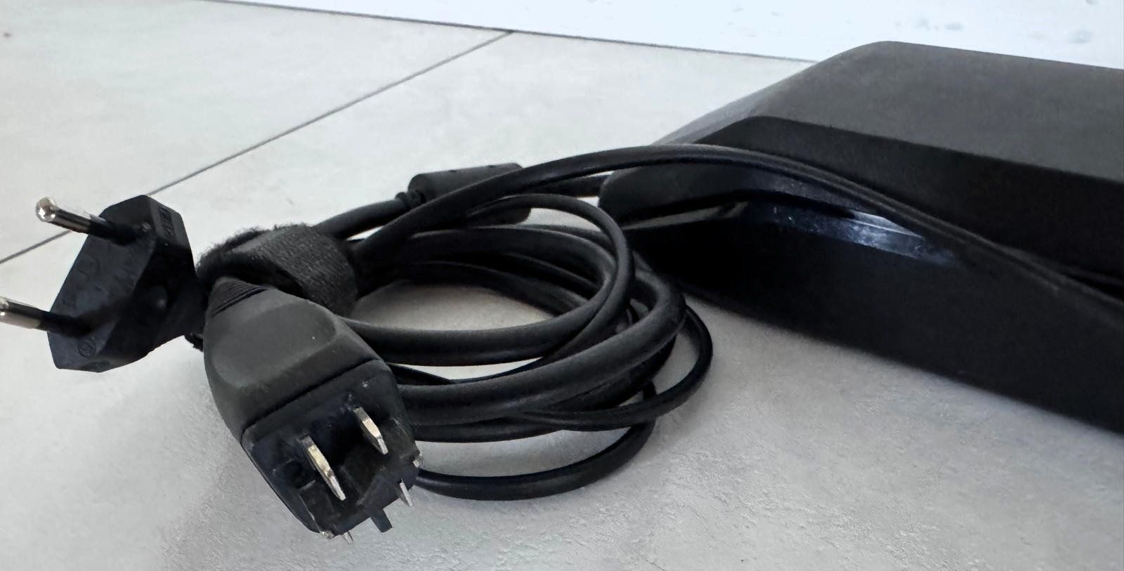 Bosch Caricabatterie: BOSCH eBike Batterie Ladegerät 36V/4A – Usato da Sempach venduto da sta_p662 1