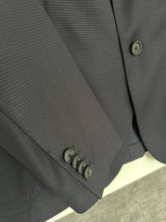 Hugo Boss Jacken: Sakko dunkelblau Hugo Boss Grösse 50 – Neu (gemäss Beschreibung) aus Niederglatt ZH von Julia_4 1