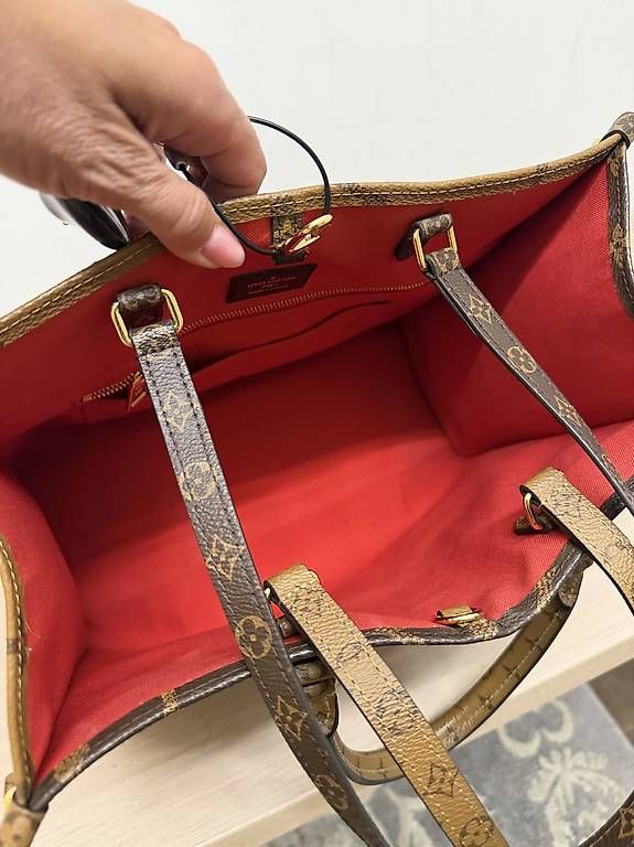 Taschen für Damen: Original Louis Vuitton Onthego – Gebraucht aus Maienfeld von Buendnerbike 4