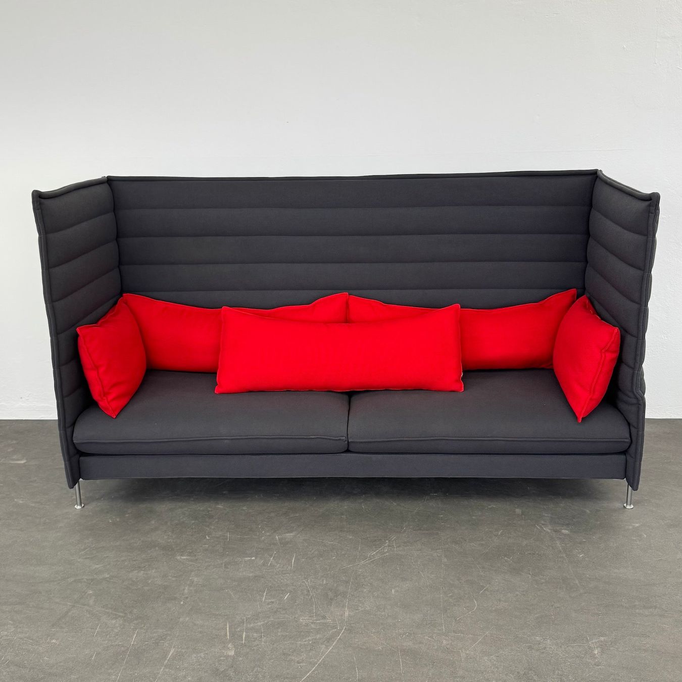 Vitra Divani: Vitra Alcove Plus Sofa 3-Seater – Usato da Schönenwerd venduto da mcofficeshop