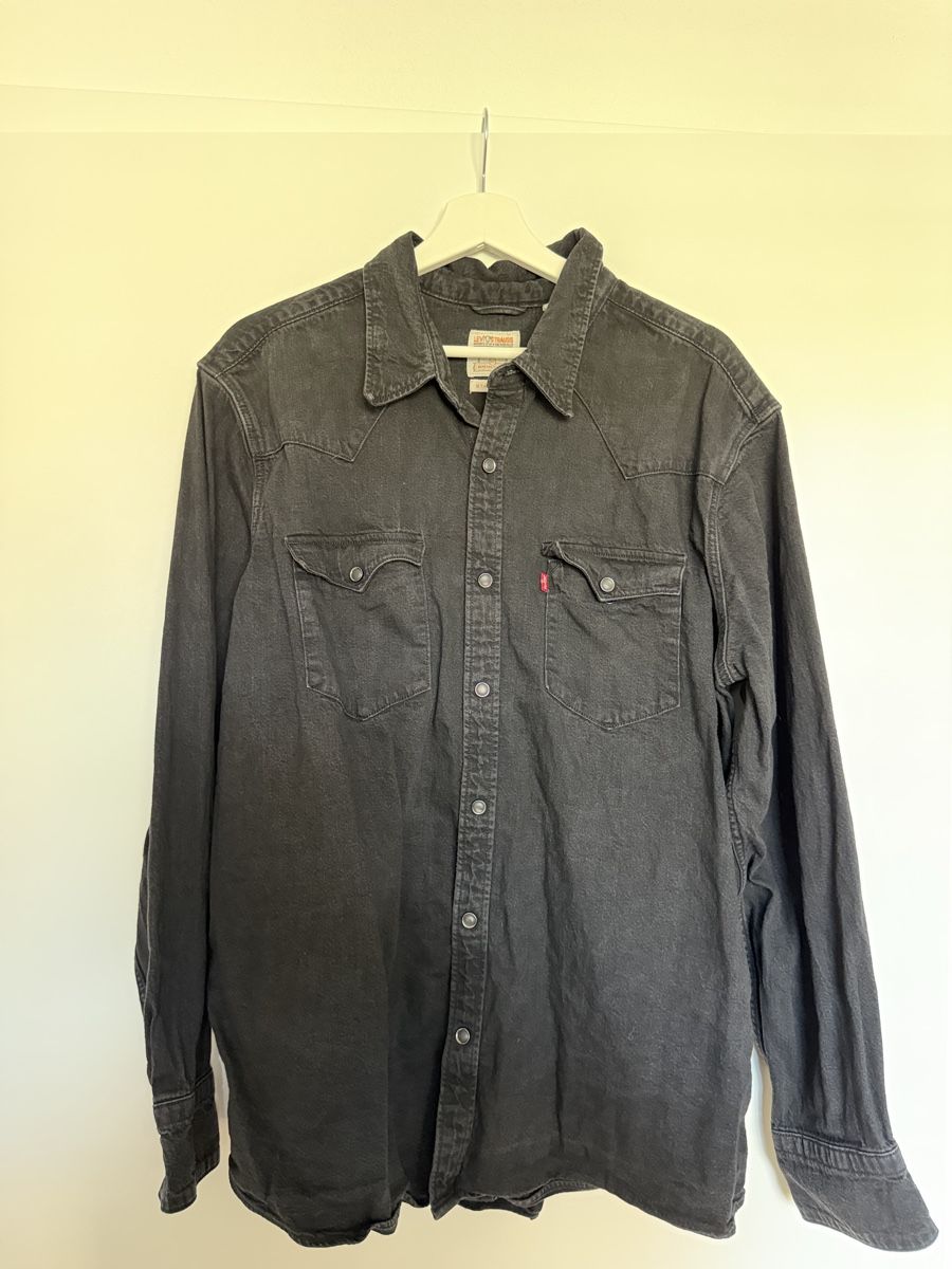 Levi's Chemises: Levi‘s Jeans Hemd Black – D'occasion à Steffisburg par yan_l276