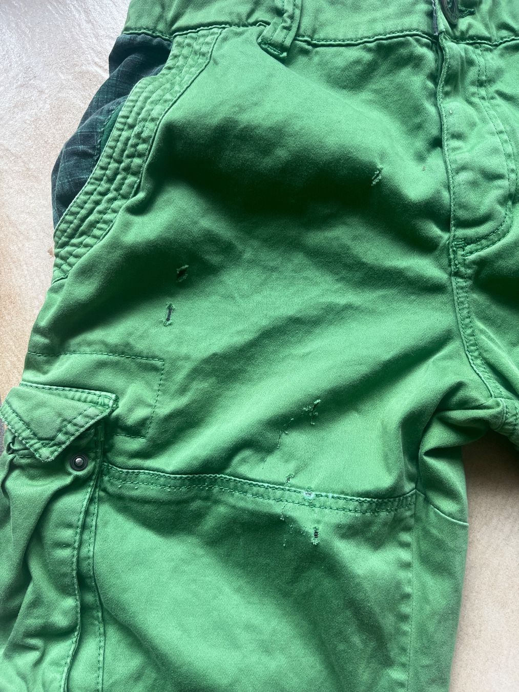 Desigual Pantaloni: Short DESIGUAL vert taille 32 – Usato da Vernayaz venduto da Darkfrost 2