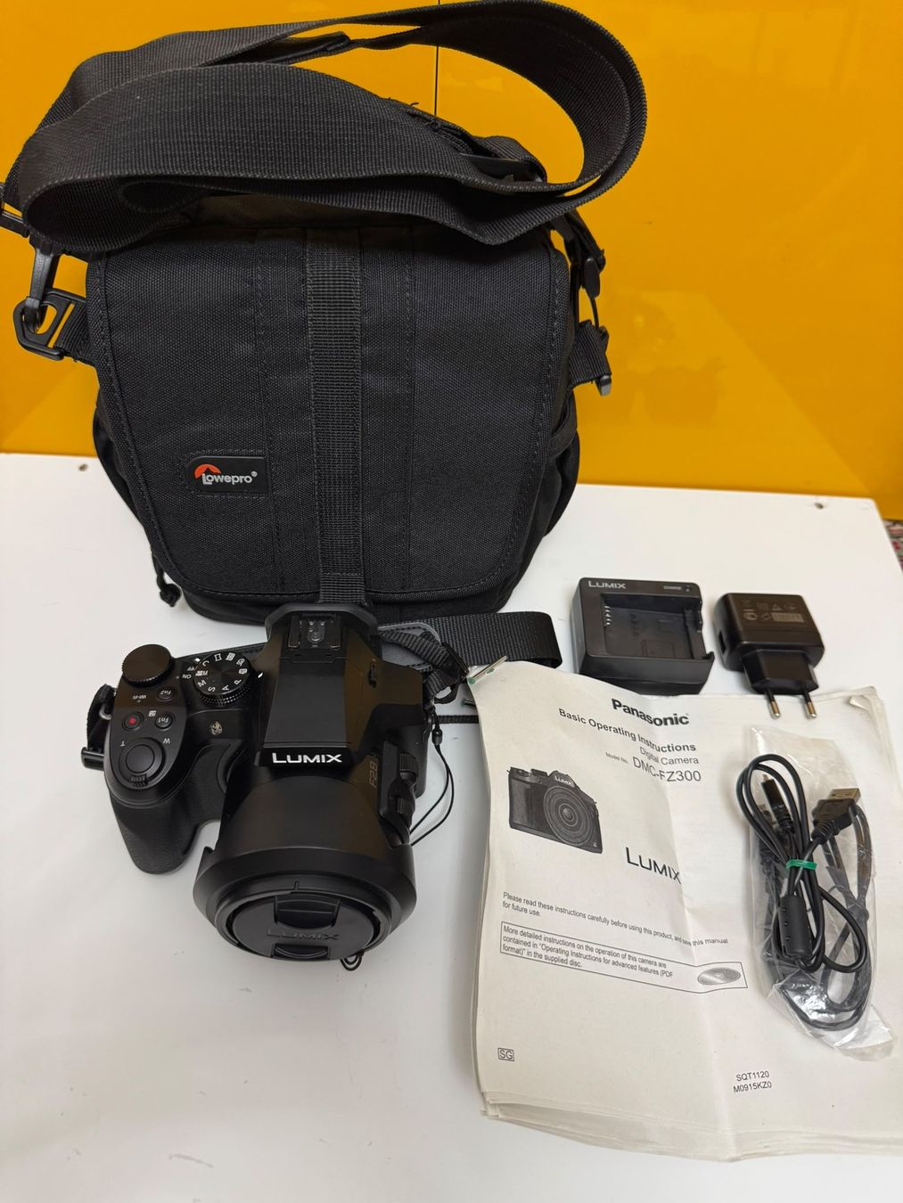 Panasonic Fotocamera: Panasonic Lumix DMC-FZ300 – Nuovo (secondo la descrizione) da Bellevue venduto da agh_v8c7