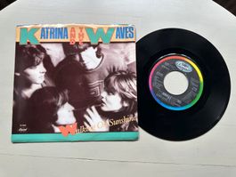 KATRINA AND THE WAVES Super Hit Walking on sunhine 80's USA