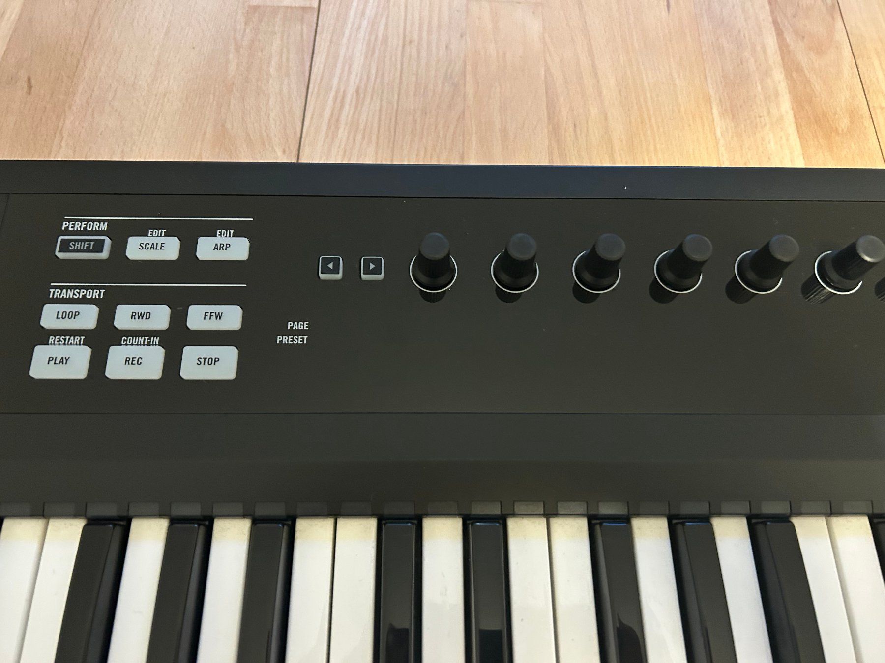 Native Instruments Strumenti musicali: Komplete Kontrol S49 MK1 Midi Keyboard – Usato da Aarau venduto da Maclovio 1