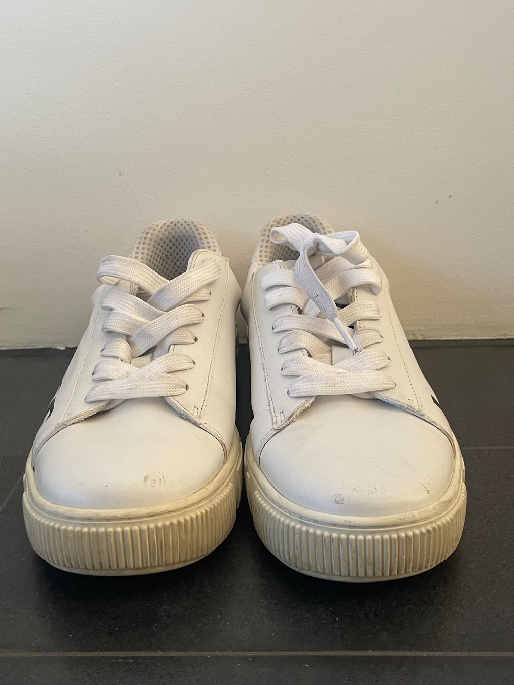 Versace Scarpe da donna: VERSACE Sneaker - Gr. 39 – Usato da Hünenberg See venduto da DND5 3