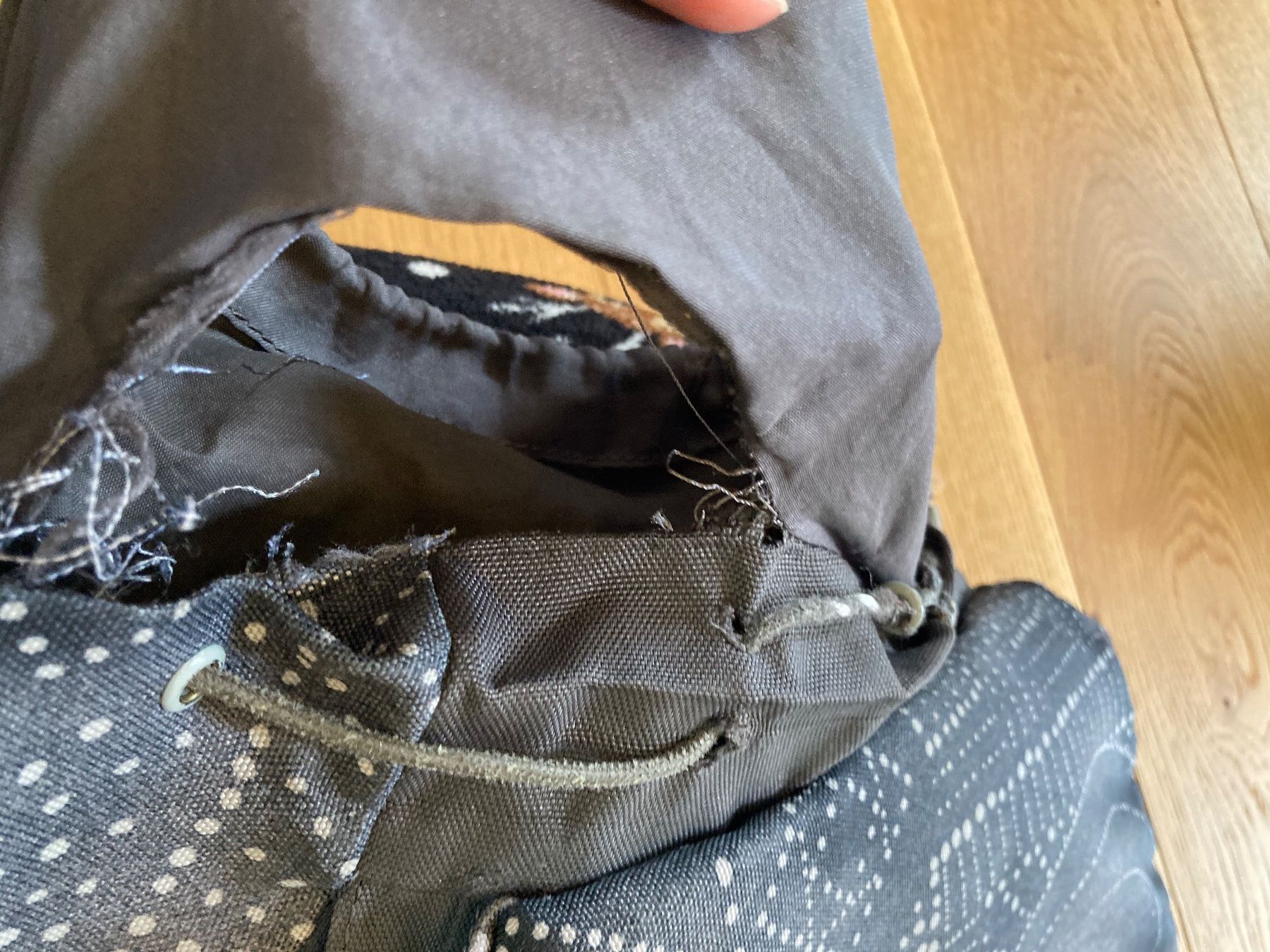 Burton Zaini: BURTON Rucksack ca 30L – Usato da Wichtrach venduto da Aramis3628 6