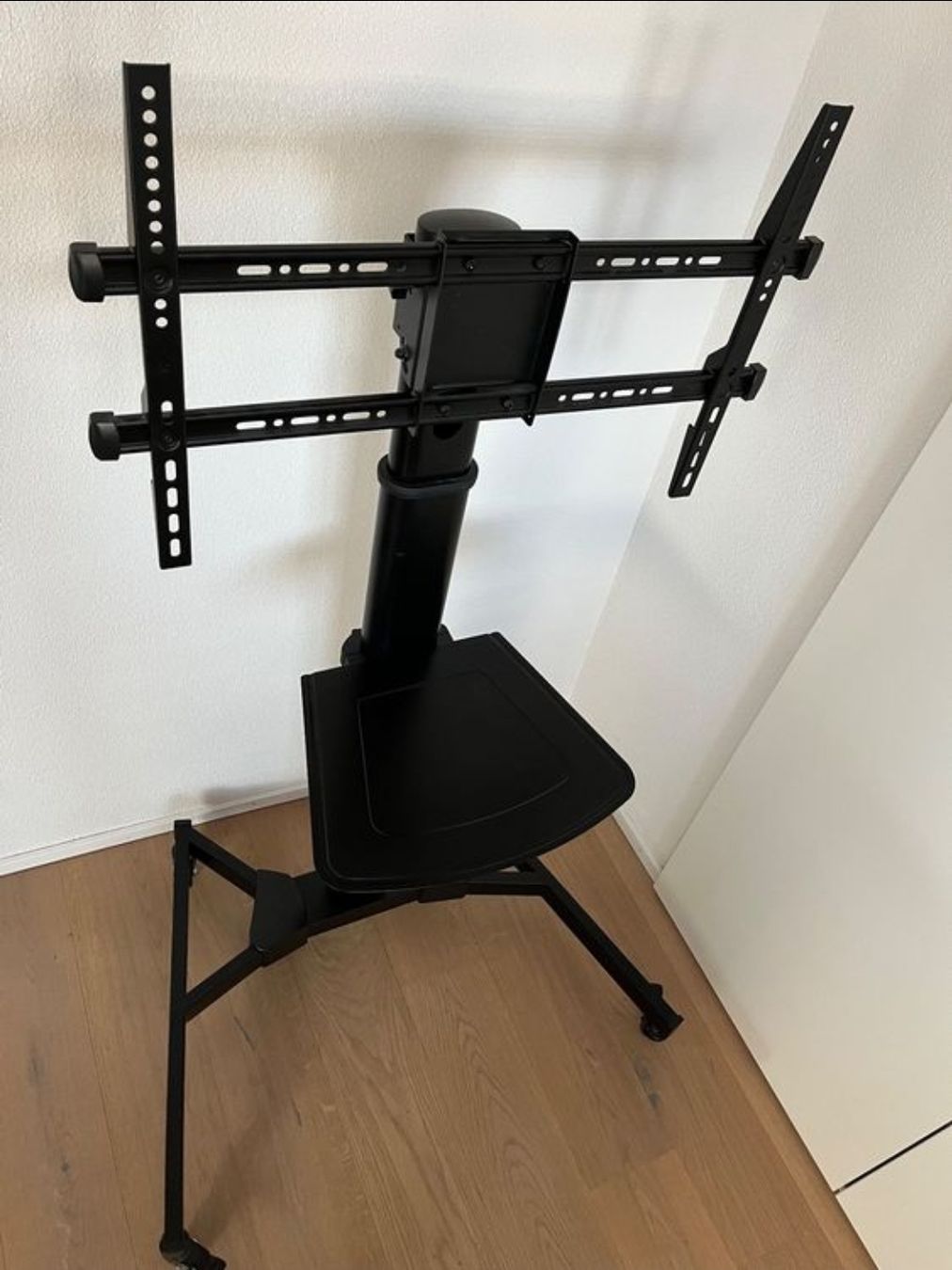 Wandhalterungen: Conecto LM-FS02B Professional TV-Ständer Standfuß – Gebraucht aus Schlieren von mesut3000