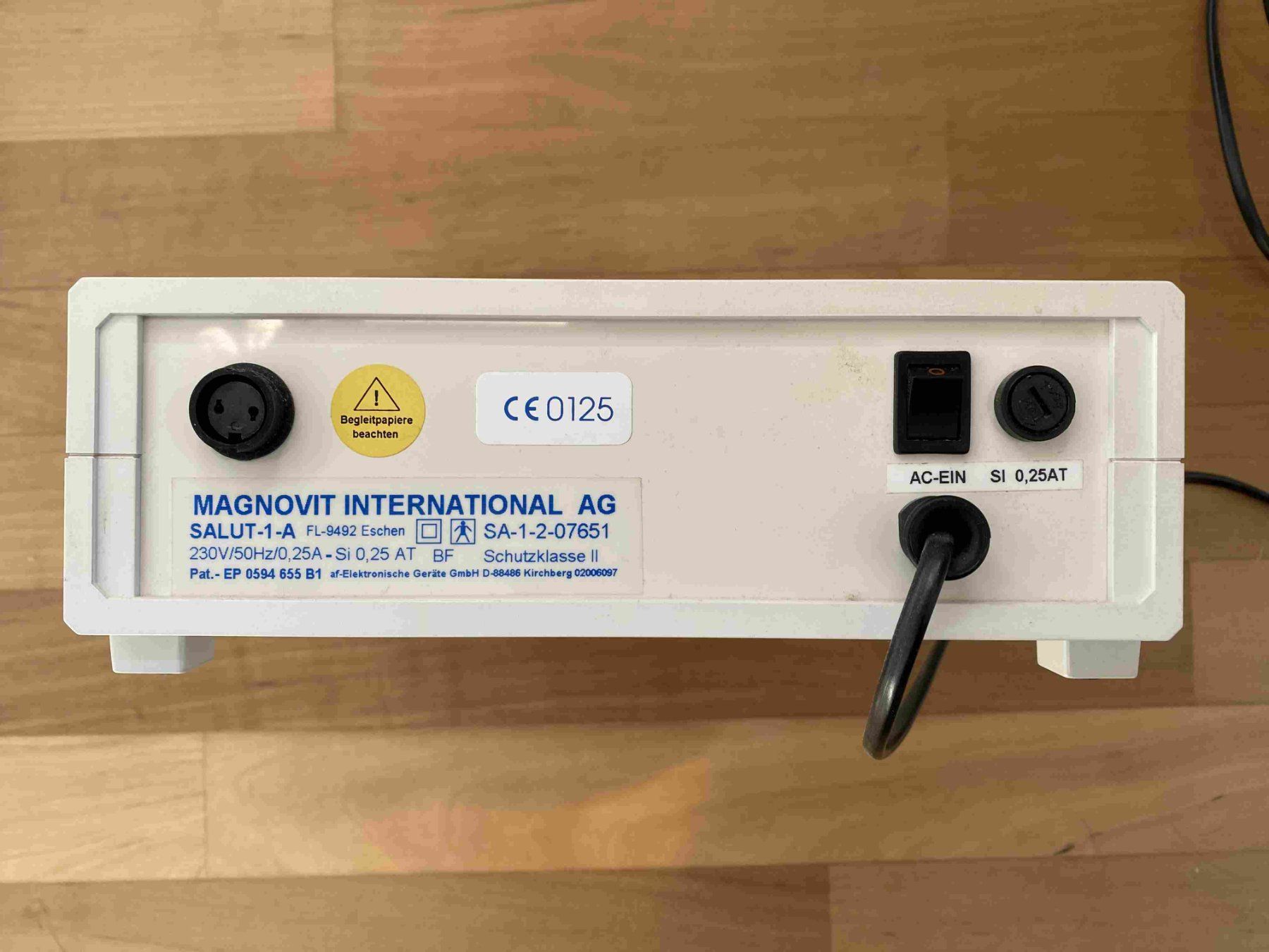 Medizinische Geräte: QRS Quantron Resonanz System Salut I 2000 gebraucht – Gebraucht aus Allschwil von Robot3 5
