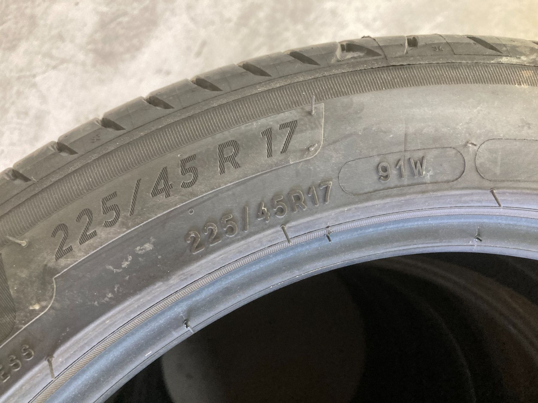 Michelin Pneus & Kompletträder: 225/45R17 Sommerpneu Michelin – Gebraucht aus Cham von WB2223 2