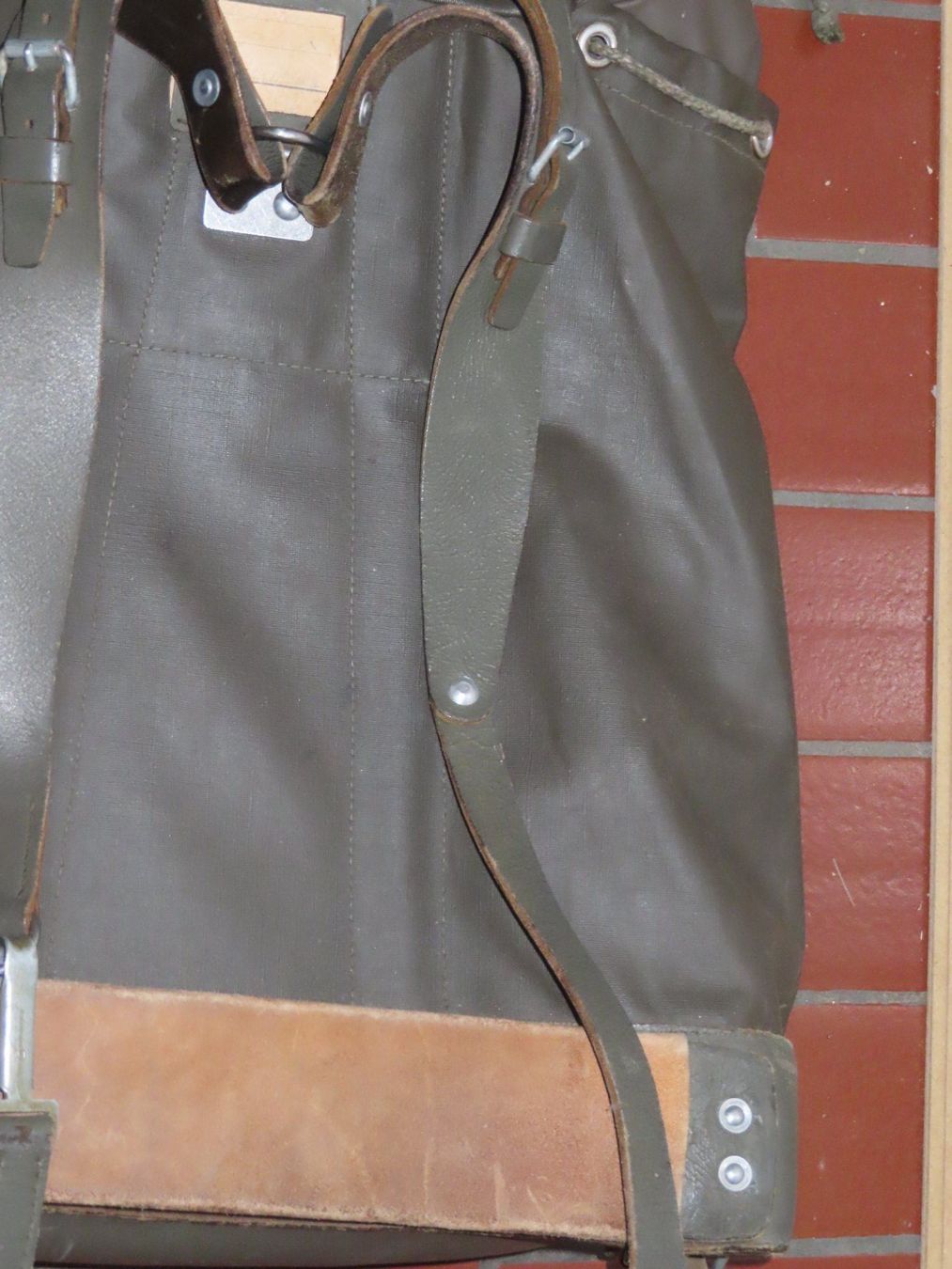 Schweizer Armee Uniformi: Schweizer Armee Rucksack – Usato da Gutenswil venduto da rolfsimmen31 2