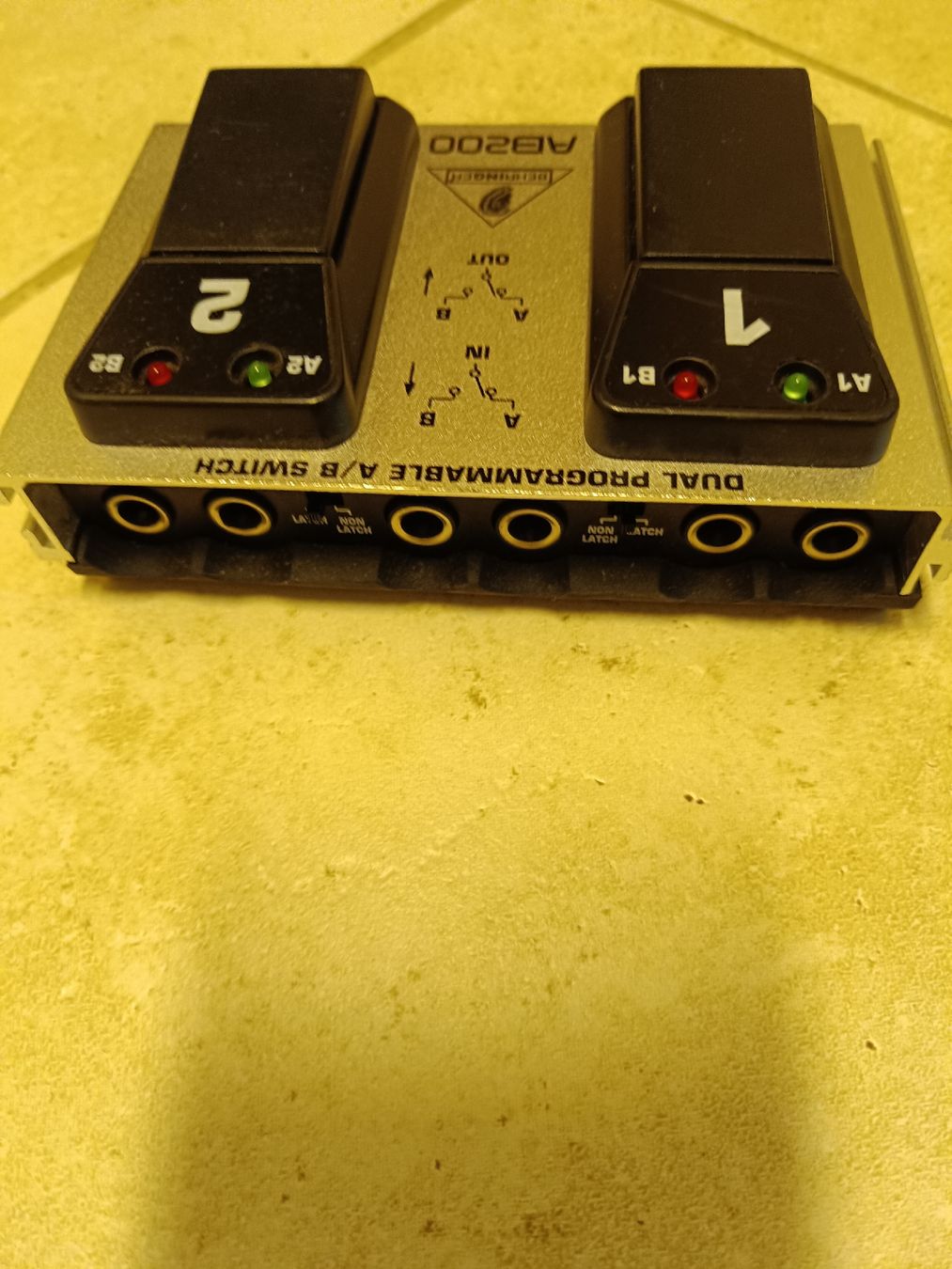 Behringer Strumenti musicali: Behringer AB200 Dual Programmable A/B Switch gebraucht – Usato da Arbon venduto da Gatto81 2