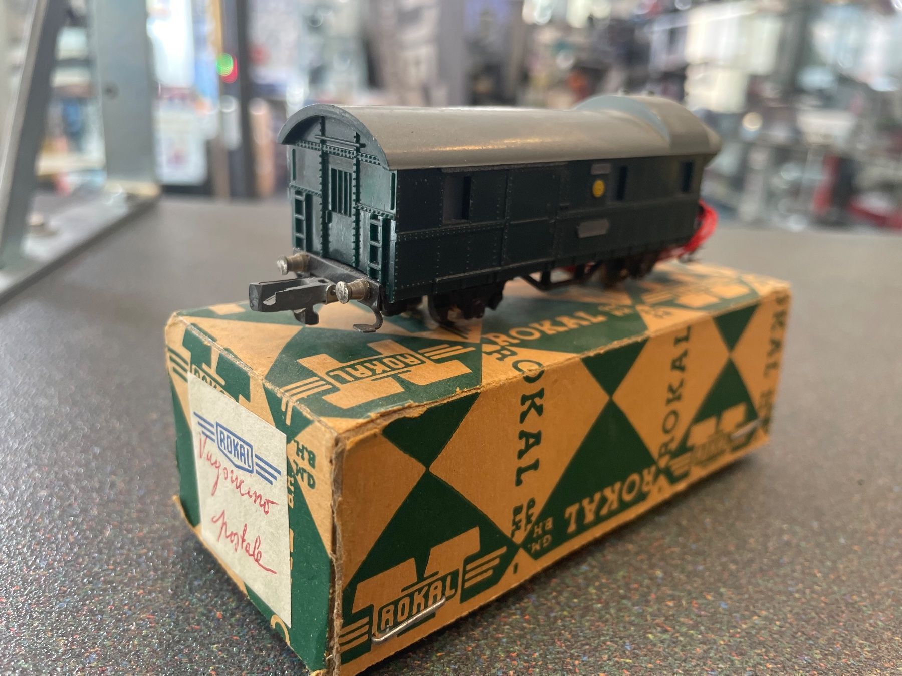 Modellini di ferrovie: Rokal TT Güterzug-Gepäckwagen – Usato da Chiasso venduto da Carrara-Modellismo