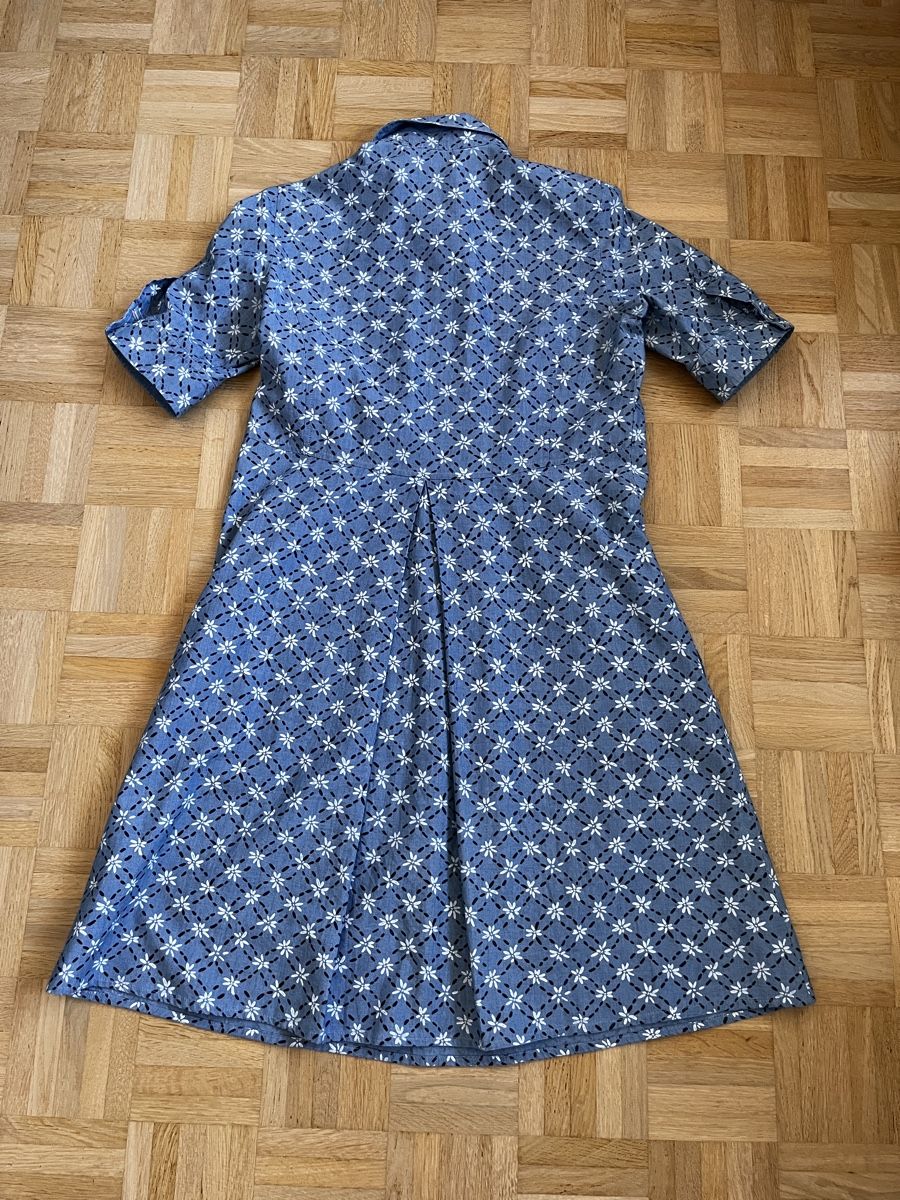 Max Mara Vestiti: Weekend MaxMara Kleid blau Blumenmuster Gr. 38 – Usato da Zürich venduto da Kleanthy 1