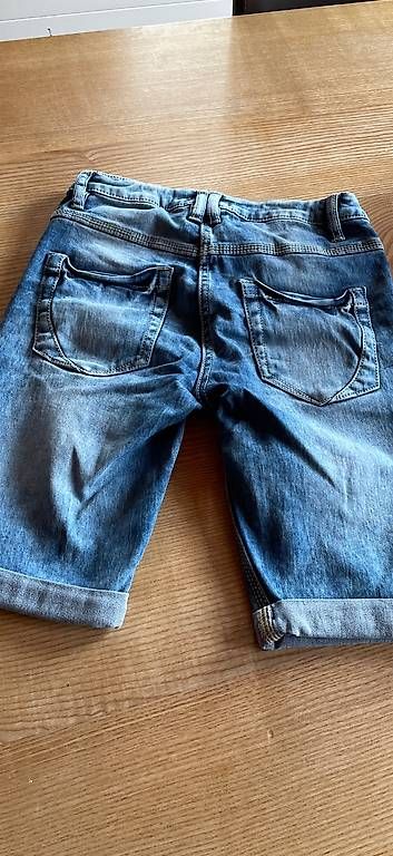 Hosen: Jeans Shorts strech von sOliver Gr. 140 – Gebraucht aus Zweisimmen von Mikat 1