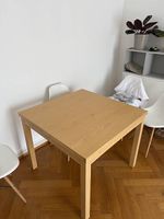 Table à manger carrée en bois